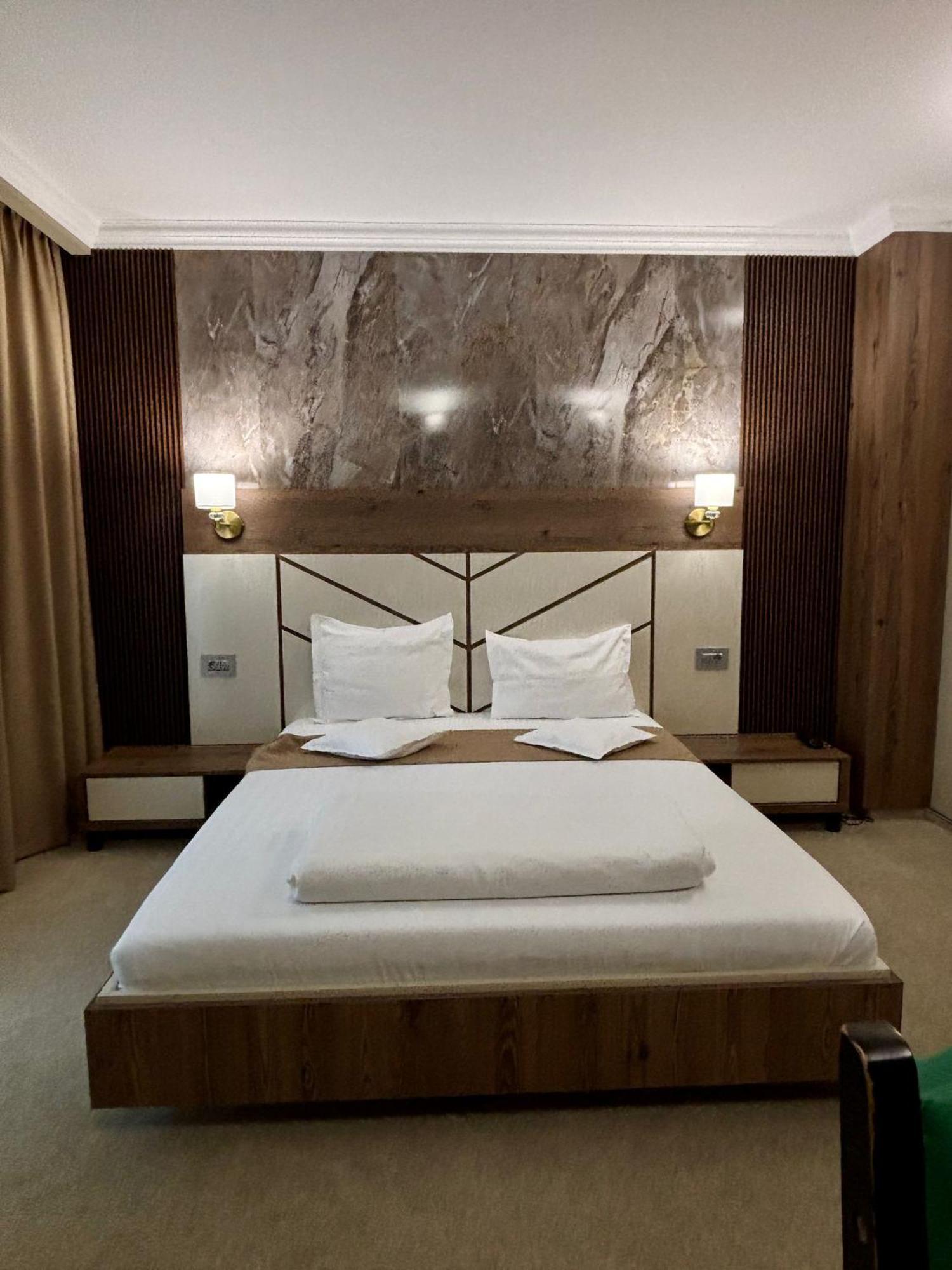 Hotel President Arad Exterior foto