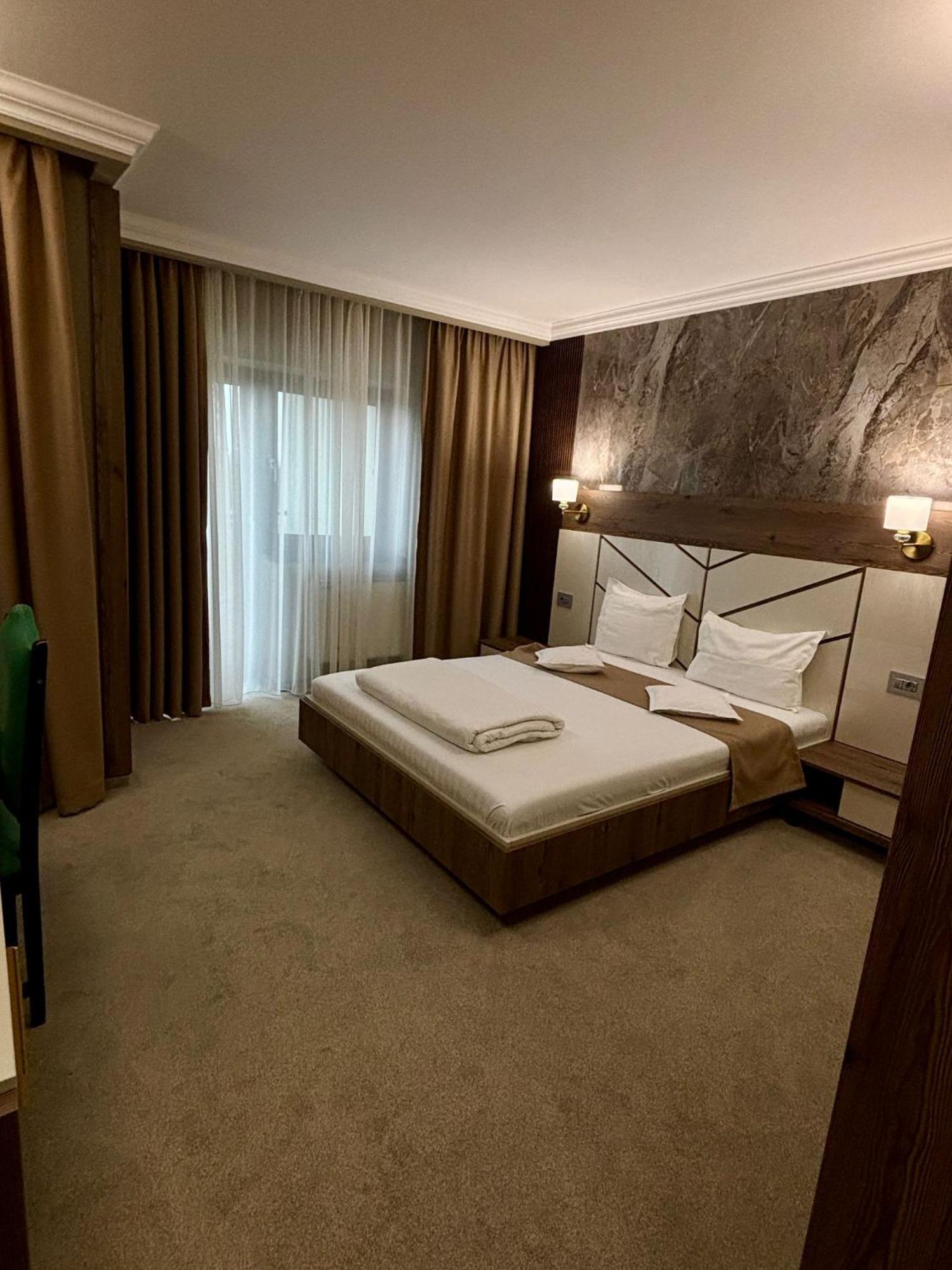 Hotel President Arad Exterior foto